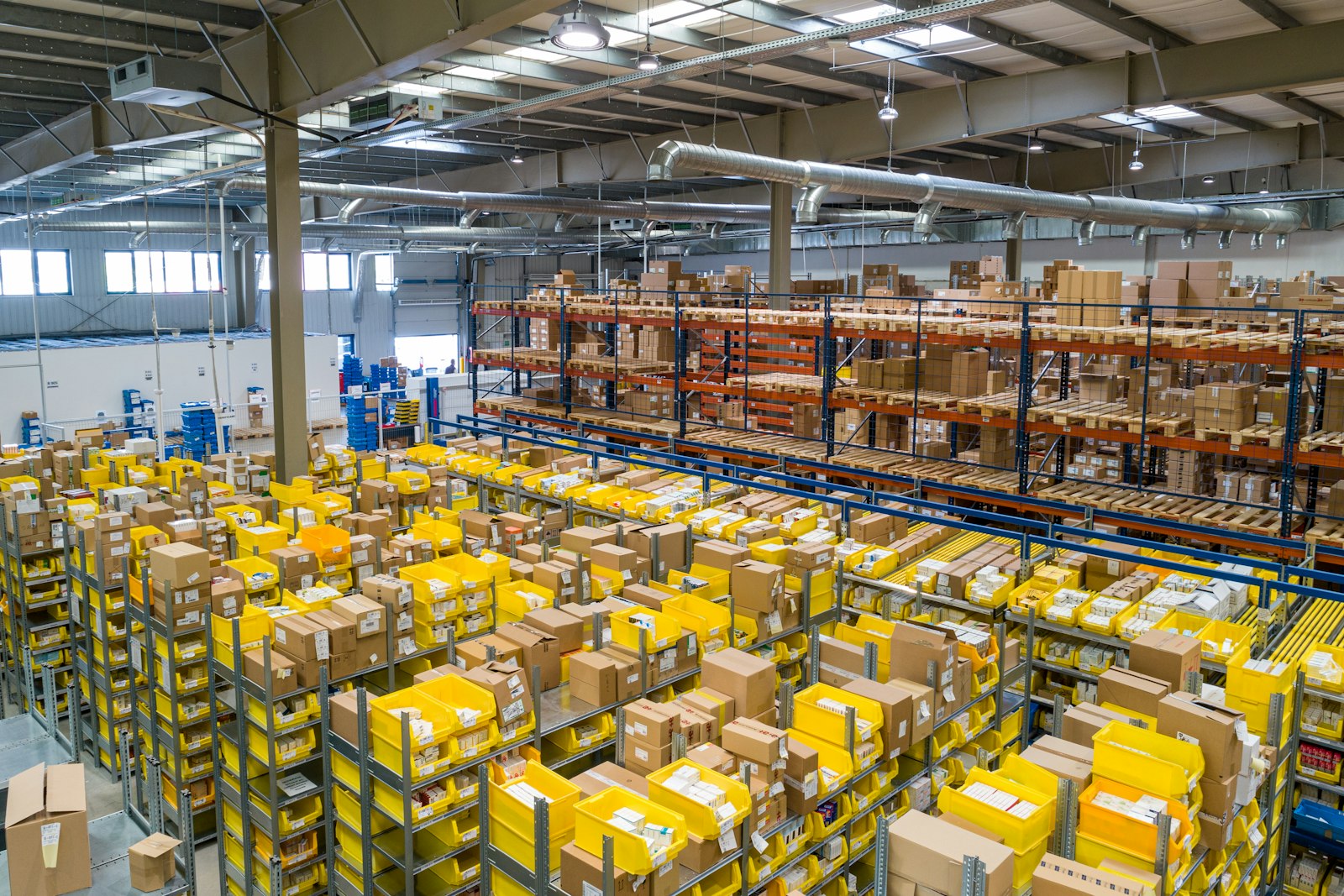 Manifest fulfilment warehouse operations